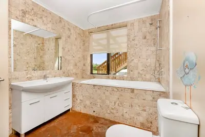 Image de Entire floor 5 bedrs fire'sauna'icebath'breathwork\n\n