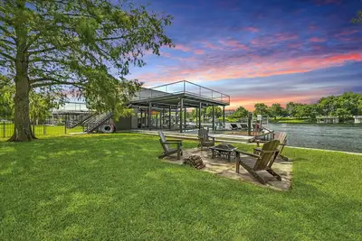 Image de Lakefront, Dock, Yard - Pet Friendly (with Fee)