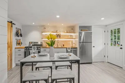 Image de Pool Condo in Dennis Village. 4 mins to Mayflower Beach