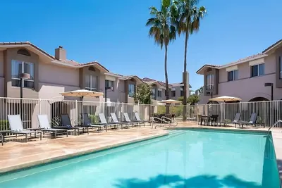 Image de Ideal Mix of Comfort and Value! 3 Comfortable Units, Pool, Free Breakfast