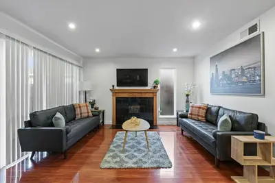 Image de Convenient Modern Cozy 4ba/2br Hidden Gem