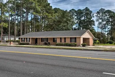 Image de Charming/ spacious  2536 Tebeau St Getaway; 1. 2 miles down town