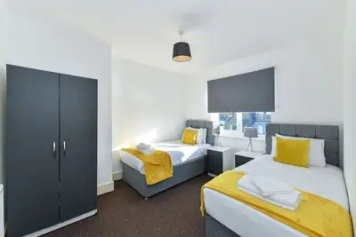Image de Carlton Road - 3Bedroom vacation home with shower over bath.
