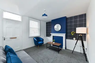 Image de Parliament Street - Modernized 2 bedroom apartment with enclosed garden