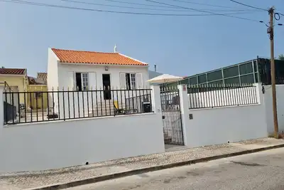 Image de Yellow House