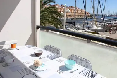 Image de Appt 2p cabine, 6 couchages avec piscine et parking à Gruissan, près plage et port