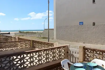 Image de Appartement T2 en Rdc avec terrasse, à 500m du centre de Port-la-Nouvelle, parking et animaux admis