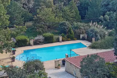 Gîte Côté Piscine 5mn Avignon