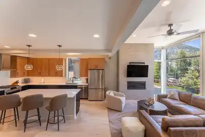 Image de Minutes from Frisco Main Street, 3 Balconies with Panoramic Mountain Views