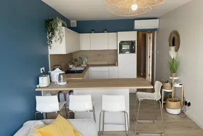Image de Bord de mer: soleil, plage et grande terrasse pour instants de détente