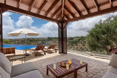 Luxury Retreat: 4-Bedroom Villa with Pool in Aphrodite Hills Resort
