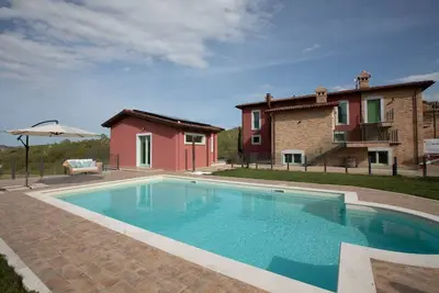 Image de Farmhouse nestled in the nature of the Marche region, 20 minutes from the sea