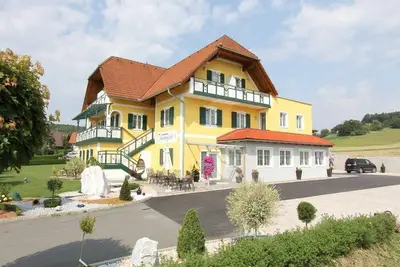 Image de WohlfĂĽhl-kuschelzimmer 4 Pers. - Hotel-garni ThermenglĂĽck