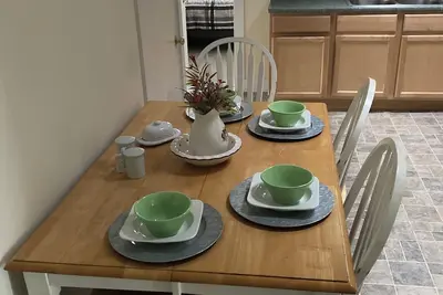 Image de Bayview Apartments A\n2nd floor Apartment across the street from Camden Harbor.