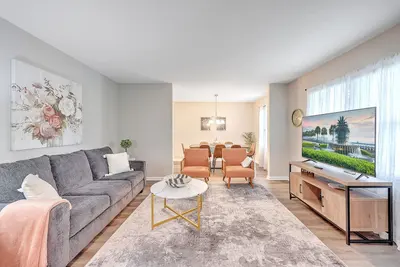 Image de Clean, Comfortable, And Spacious Near Charleston!