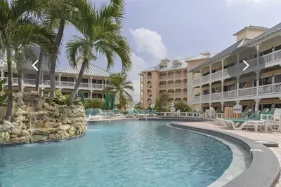 Image de Welcome the morning sunrise and enjoy unparalleled ocean views!