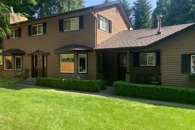 Image de Wonderful Woodinville Wine region with hot tub