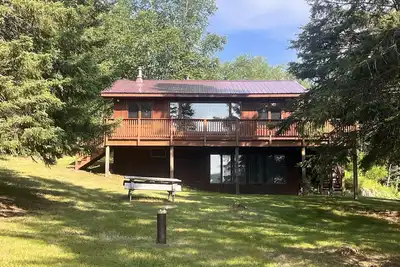 Image de Sweet Retreat Cabin on Crane Lake with onsite parking and Air Conditioned!