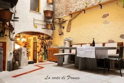 Image de La Bella [Franco's Court]