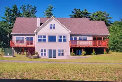 Image de Lake Winnipesaukee, Boat Dock, Summer Hot Tub and Game Room