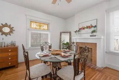 2Br, 1Bth Dutch Colony Revival-10 minutes from downtown Cincy
