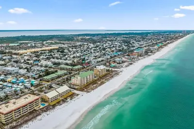 Image de Sol Searching • 2 Minute Beachwalk • Private Pool