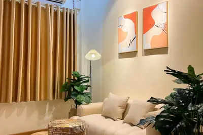 Cozy Modern Place with Projector @ Near Pink Church