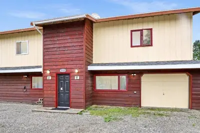 Image de Conveniently Located 2 Br Townhome w/Self Check-in