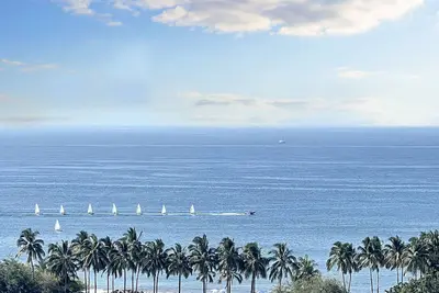 Image de Beautiful Condo with Private Beach Club