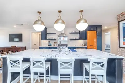 Image de Downtown Loft w/ Gourmet Kitchen. Walk Everywhere!