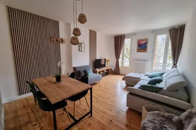 Image de Appartement cosy plein centre. 1 chambre4personnes.