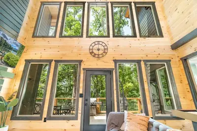 Image de Private Indoor Pool Mtn Views• Theater • Sleeps 12