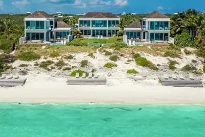 Image de Beachfront Villa w/ Private Pool & Concierge – Villa Helios