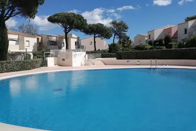 Image de Bord de la mer, T2 Port Lano clim, piscine, parking