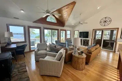 Image de Scout's Harbour Family Bayhouse!