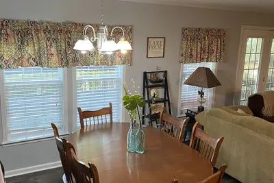 Image de Cozy Lake Eufaula House seconds from White Oak