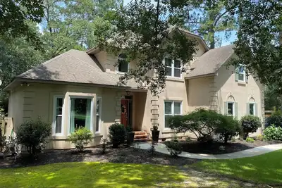 Image de French Tudor in Quiet Aiken County
