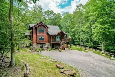Image de Huge, Beautiful + Quiet Home with Amazing Amenities