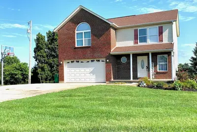Image de Iridescence Getaway near Ark Encounter - Sleeps 20