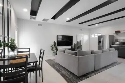 Image de Texas State Fair / Downtown / Uptown Modern Villa with Game Room and Patio!