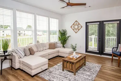 Image de 💎2 King Suites 3 Minute Drive to All in Oxford 💎\n