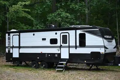 Image de Modern Rv Camper #1 - Pet Friendly & Surrounded by Nature