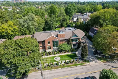 Image de Spacious Luxury Home in Toronto 5 bedroom 8 bathrooms.