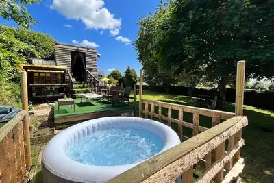 Image de Pod - Sleeps 2 - Jacuzzi - Parking - Garden