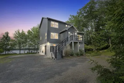Image de On The Lake! Amenity Filled Community, Indoor & Outdoor Pool, Kayaks!