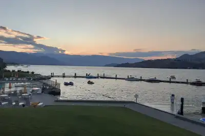 Awesome 1 bedroom Lakefront Condo!