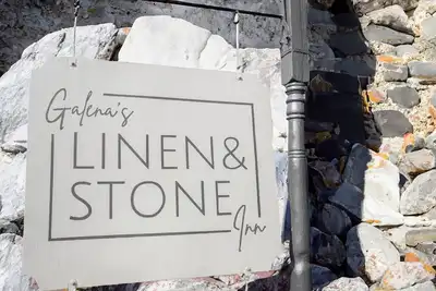 Image de Linen&Stone Inn, 8 Bed 8 Bath, Charming, Historic, 1. 5 Blocks to Main St.