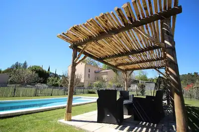 Image de Maison familiale de charme - Rognes - 10 personnes