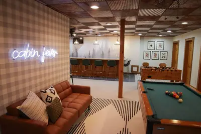 Image de Large Cabin- Game Room/Pool Table/Arcades/Hot Tub