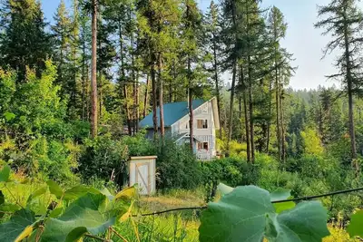 Image de Charming house with orchard and pond 3 miles from Flathead Lake